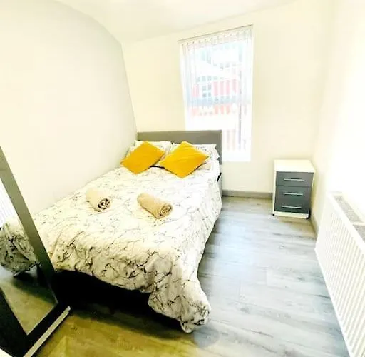 Entrepreneur Stays - 8 Guest House